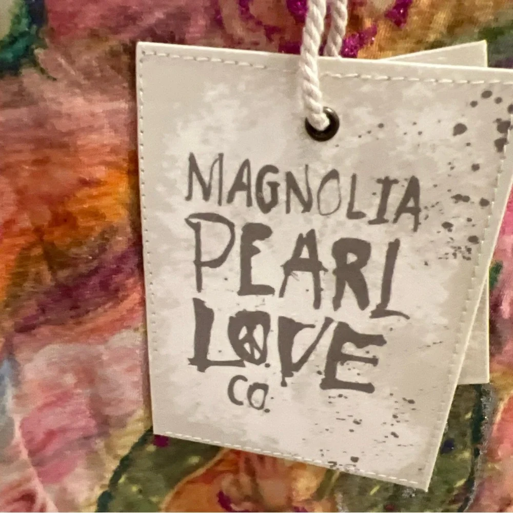 Magnolia Pearl Multicolor Mary Rise Artistic tee (item B16.3) - Picture 4 of 6